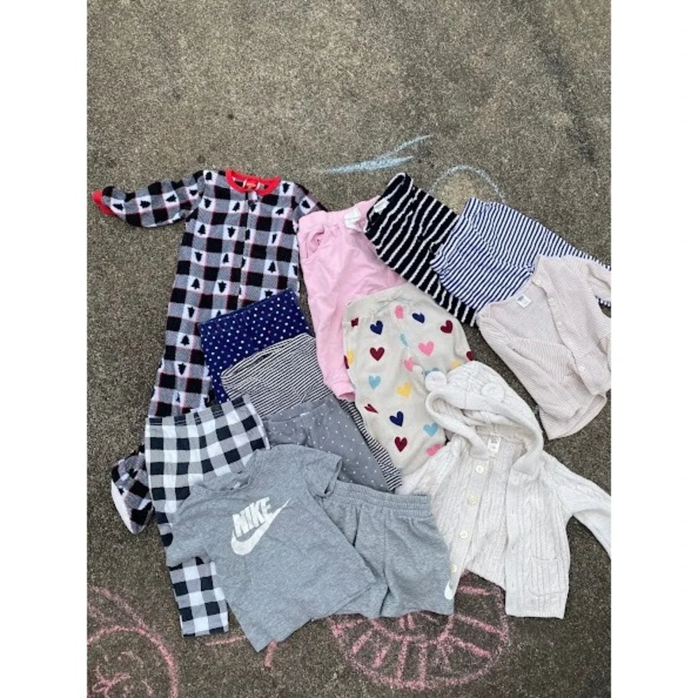 Baby Girl Clothes Lot‎ Nike Old Navy Gap Cardigans Leggings Sleeper 12M 18M - Picture 3 of 8